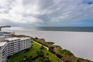 260 Seaview Ct in Marco Island, FL - Building Photo