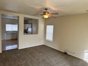 10631 Gentry Ln SW in Albuquerque, NM - Building Photo - Building Photo