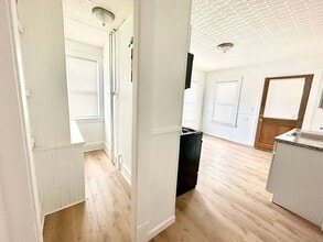 19 Ellen Ave in Chicopee, MA - Building Photo - Building Photo