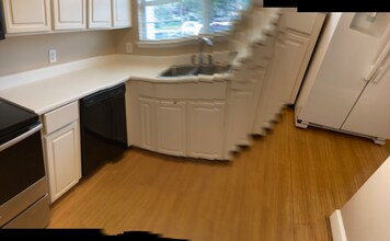 1000 Mallery St Ext in St. Simons Island, GA - Building Photo - Building Photo