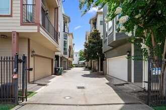 2014 Sabine St in Houston, TX - Foto de edificio - Building Photo