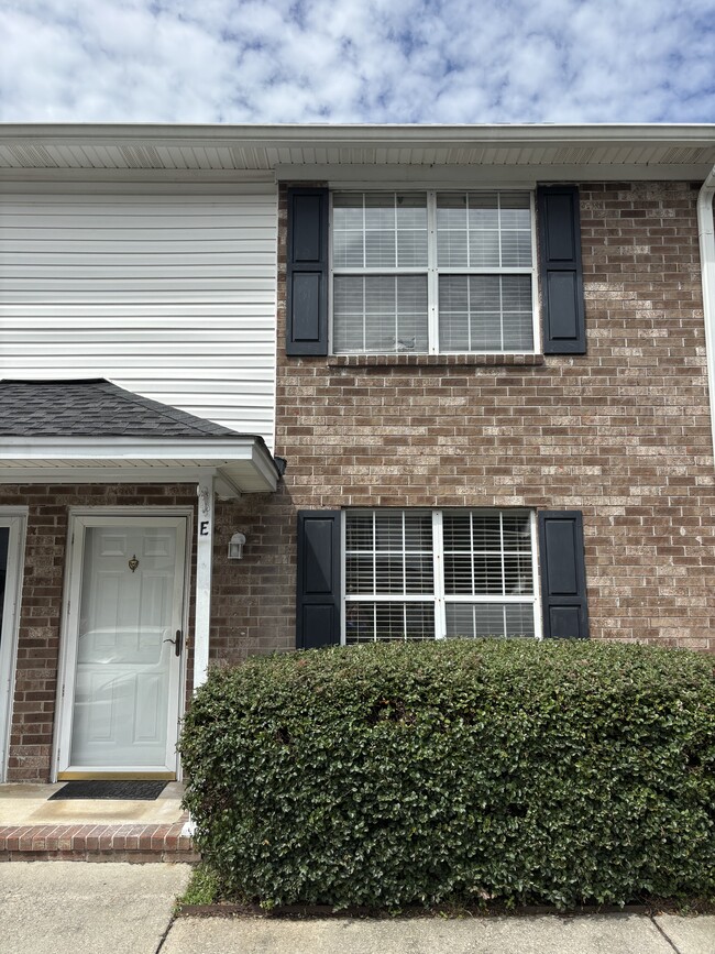 2040 Rondo St, Unit E in Charleston, SC - Foto de edificio - Building Photo