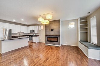 820 W University Ln in Chicago, IL - Building Photo - Building Photo