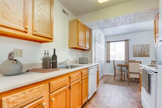 Meadows at Green Tree in Clarksville, IN - Building Photo - Building Photo