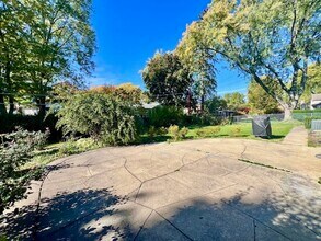 2112 N Kennicott Dr in Arlington Heights, IL - Building Photo - Building Photo