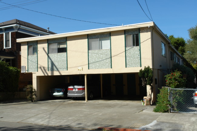 2210 Mckinley Ave in Berkeley, CA - Building Photo - Building Photo