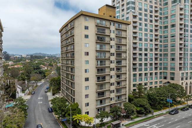 Wilshire Selby East in Los Angeles, CA - Building Photo - Building Photo