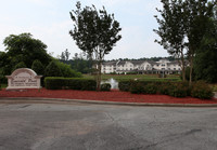 Emerald Pond in Durham, NC - Foto de edificio - Building Photo