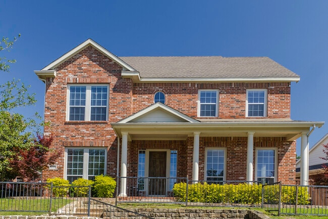 property at 1704 Orchard Ln