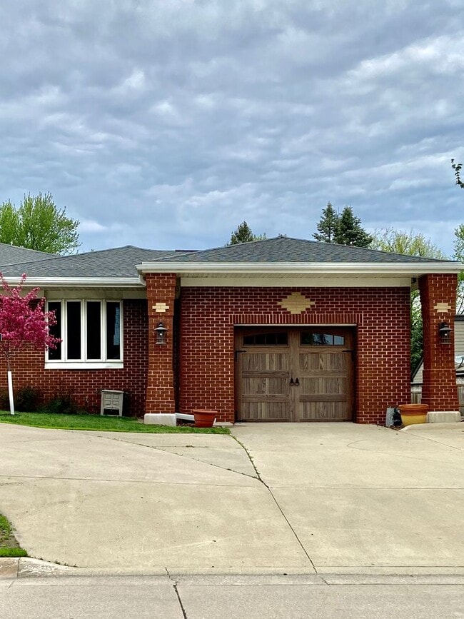 property at 1928 Floral Ave