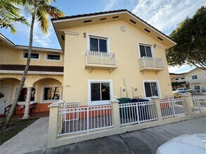 7402 NW 179th Terrace in Hialeah, FL - Building Photo - Building Photo