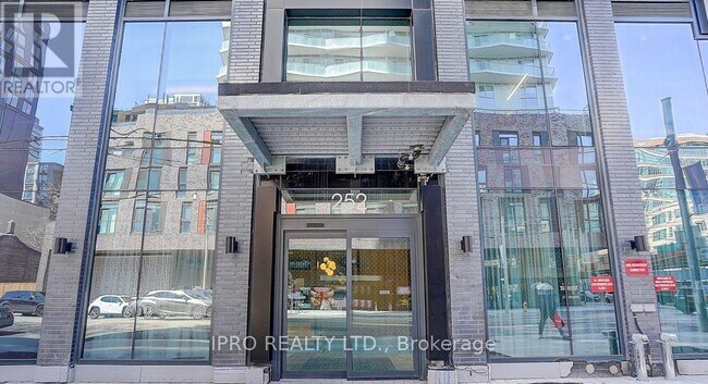 252-3252 Church St in Toronto, ON - Building Photo - Building Photo