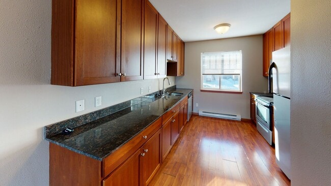 2820 15th Ave NW in Minot, ND - Building Photo - Building Photo