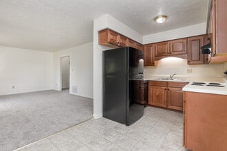 American Village Apartments in Lebanon, OH - Building Photo - Building Photo