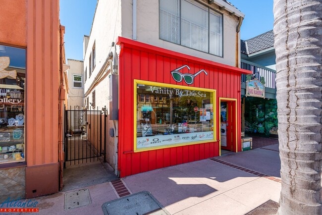 property at 211 Capitola Ave