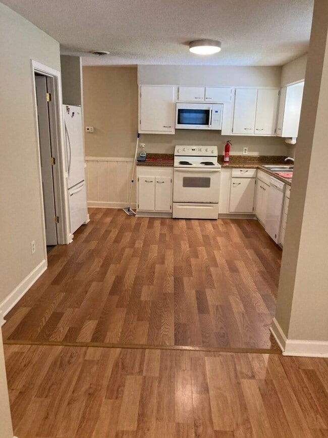 1430 Polo Rd in Winston-Salem, NC - Building Photo - Building Photo