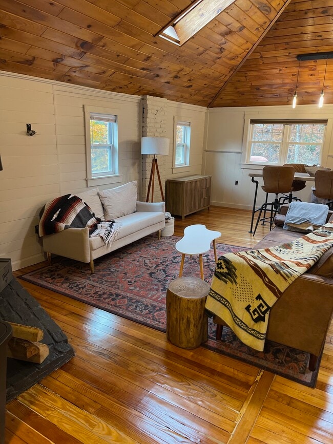 38 Swamp Rd in East Wakefield, NH - Building Photo - Building Photo