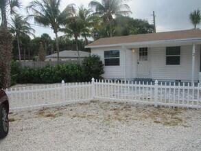3591 Gibbs Rd in Delray Beach, FL - Building Photo - Building Photo