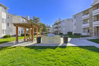 Ascent Apartments in Denver, CO - Foto de edificio - Building Photo