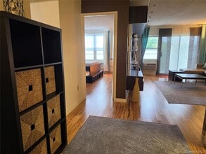 35 Park Ave, Unit 3J in Suffern, NY - Building Photo - Building Photo