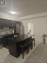 6 Spice Wy in Barrie, ON - Building Photo - Building Photo