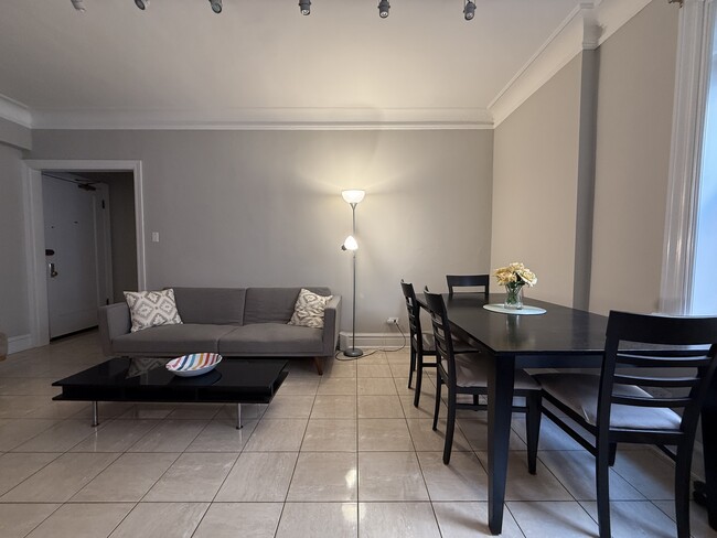 property at 1205 W Sherwin Ave