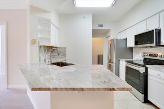 6305 Myrtlewood Cir W in Palm Beach Gardens, FL - Building Photo - Building Photo