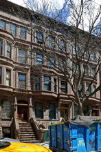 43 W 70th St in New York, NY - Building Photo - Building Photo