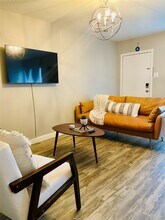 4723 Aftonshire Dr in Houston, TX - Foto de edificio - Building Photo