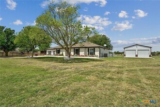 401 Co Rd 368 in Taylor, TX - Building Photo - Building Photo