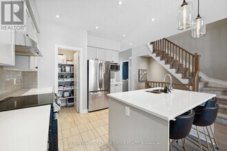 358 Rainrock Cres in Ottawa, ON - Building Photo - Building Photo