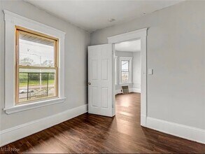 3635 E 49th St in Cleveland, OH - Foto de edificio - Building Photo