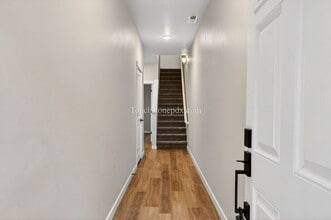 3859 SE 92nd Ave in Portland, OR - Building Photo - Building Photo