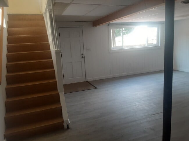 3329 Sashabaw Rd, Unit #1 in Waterford Township, MI - Foto de edificio - Building Photo