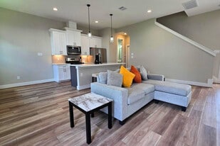 8324 Curry Rd in Houston, TX - Building Photo