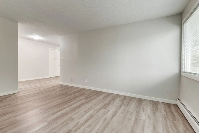 Williamson Manor in Edmonton, AB - Building Photo - Building Photo
