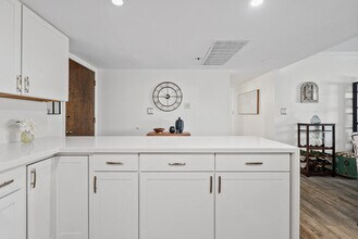 7920 E Camelback Rd in Scottsdale, AZ - Building Photo - Building Photo