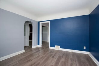 307 Vimy Ave in Oshawa, ON - Building Photo - Building Photo