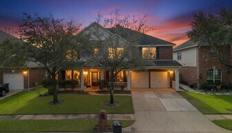8315 Hayden Cove Dr in Tomball, TX - Building Photo