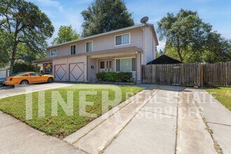 6167 Oakgreen Cir in Carmichael, CA - Building Photo - Building Photo