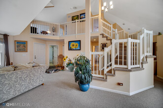 335 Satinwood Ct S in Buffalo Grove, IL - Building Photo - Building Photo