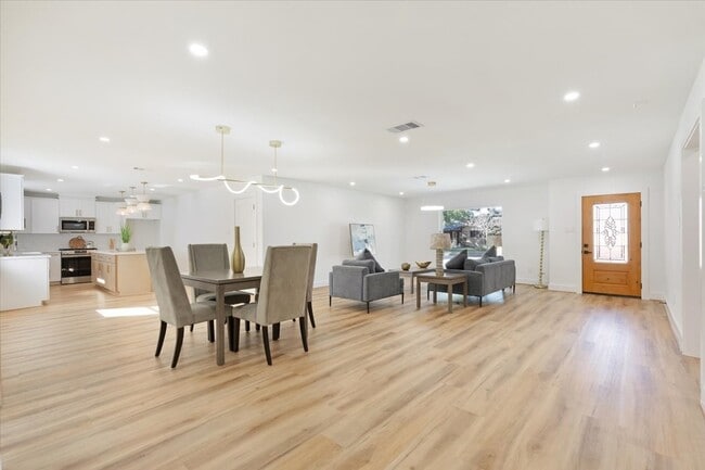 property at 9603 Emnora Ln