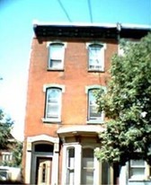 2106 N 20th St Apartamentos