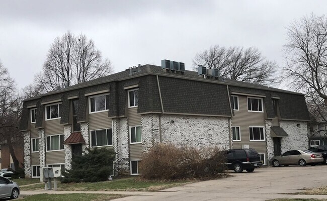 945 S 12th St in Lincoln, NE - Foto de edificio - Building Photo