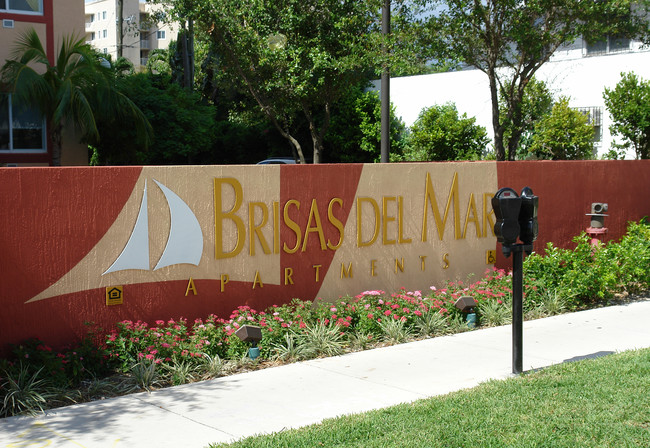 Brisas Del Mar Apartments in Miami, FL - Foto de edificio - Building Photo