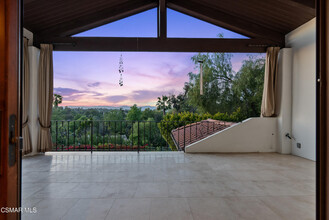 20000 Winnetka Pl in Los Angeles, CA - Building Photo - Building Photo