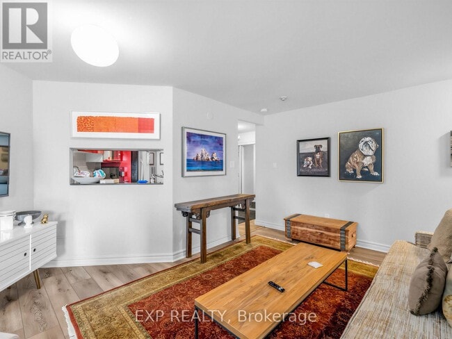 property at 77 Maitland Pl