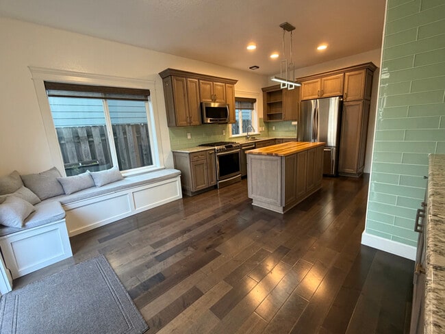 1940 NE 72nd Ave. in Portland, OR - Building Photo - Building Photo