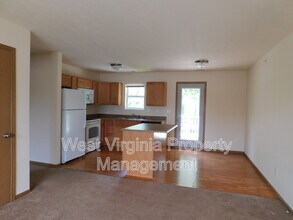 210 Cardinal Wy in Lewisburg, WV - Foto de edificio - Building Photo