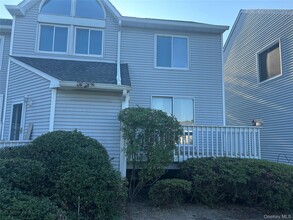 3534 Gibbs Rd in Coram, NY - Building Photo - Building Photo